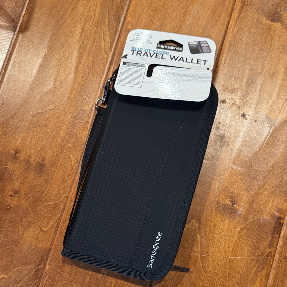 Samsonite Black Zippered Travel Wallet